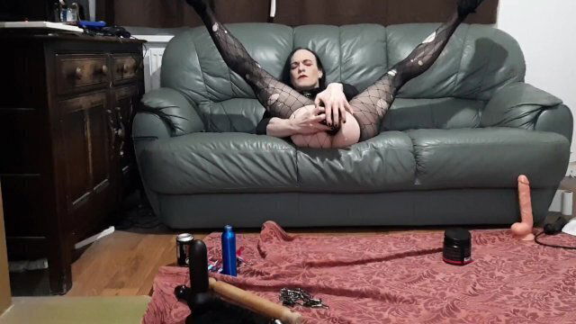 Goth Tgirl extreme pantyhose