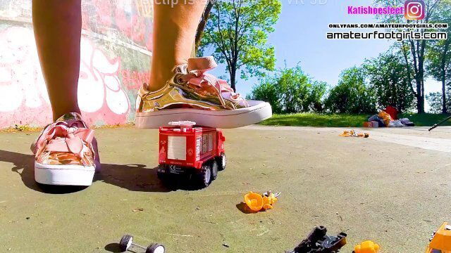 Kati´s giantess, crush trampling girl sneaker toycrush, plastic car, jumps smashes