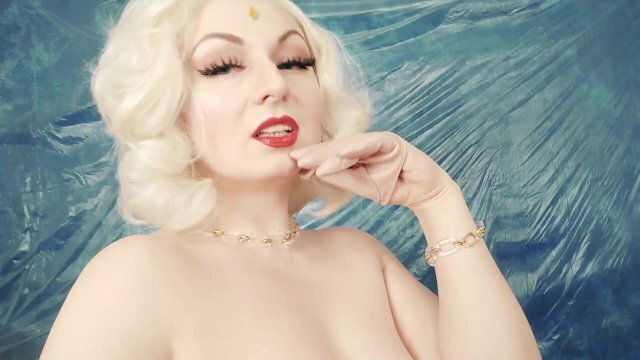 Naked Grander selfie video