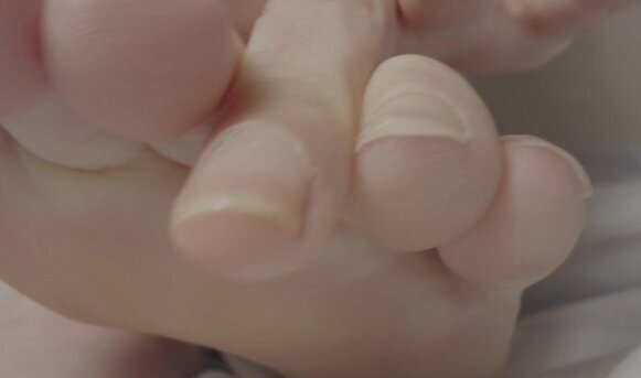 CRUSHED GIANTESS' FEET WHITE SOCKS (ASMR) min!)