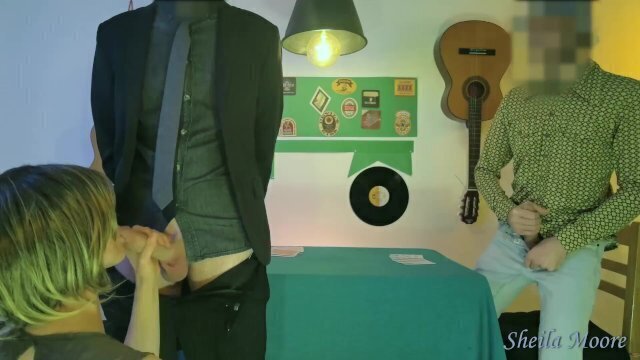 gioca moglie poker perde scommessa, incula viene dentro.