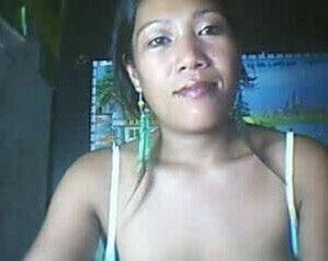 26 YEAR OLD FILIPINA MOM MAY SHOWING HER BIG NIPPLES PART 3