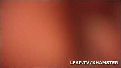 Cette petite rousse fait defoncer chatte