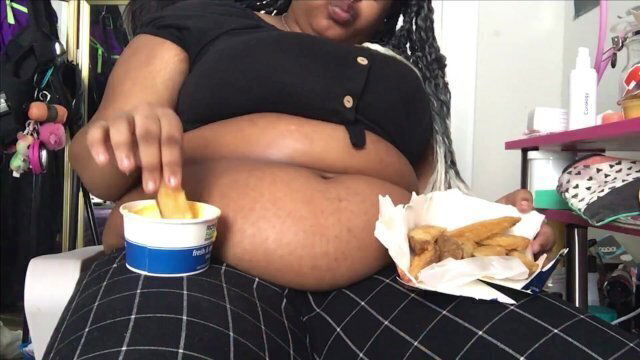 Messy Feedee Chicken Cheese Potato Stuffing