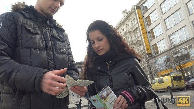 HUNT4K. Young admires with another