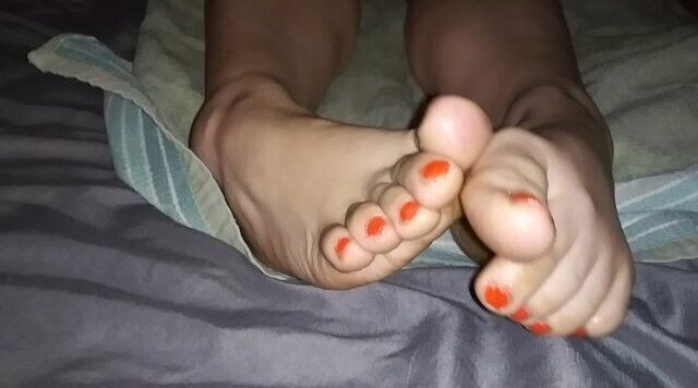 milf oils sexy legs feet