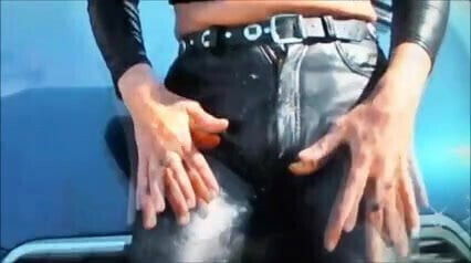 stooges emptying the balls