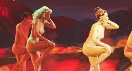 elisabeth berkley dans showgirls