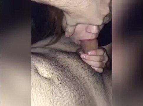 chupo vecino mientras novio está sloppy blowjob homemade