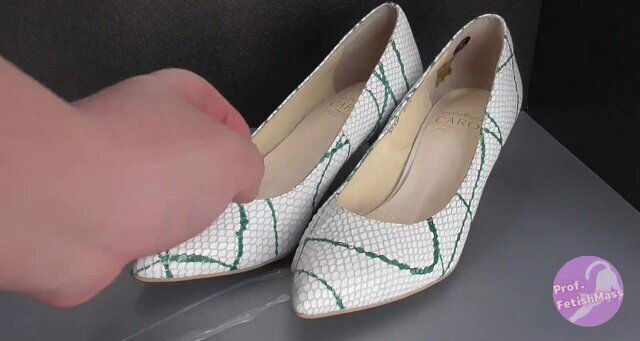 Shoe fetishism　　白いハイヒールにぶっかける