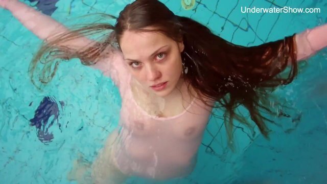 Hottest underwater tight Simonna