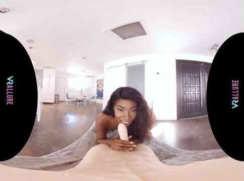 VRAllure Amari Likes Play Games!