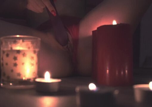 Свечи, вибратор оргазм Кира Лостер