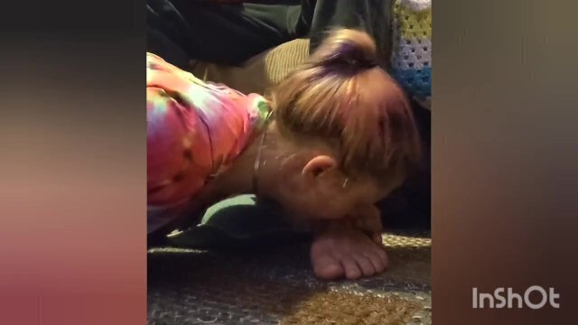 pixieservesHim worship while games battle with Valkyrie Queen