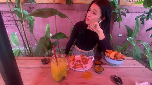 Jugamos famoso restaurante ciudad vibrador