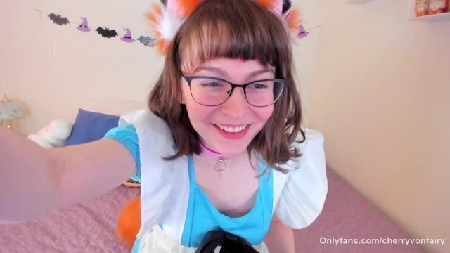 Girl Maid Tease show Clip