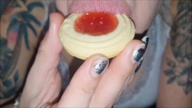 Cookies vore, digestion