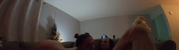 Sexe intense canapé Éjac bouche