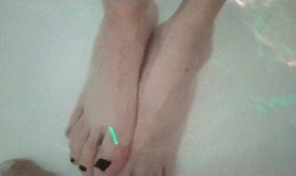 Girlfriend Wet Shoes