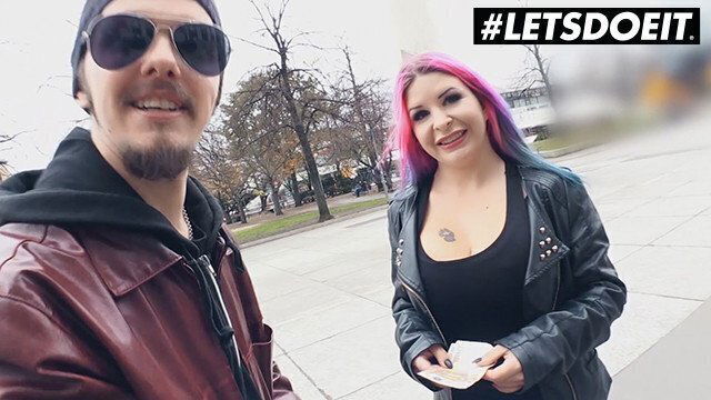 BumsBus Aviva Rocks Huge Fucks Stranger Extra Money LETSDOEIT