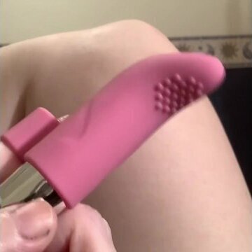 Finger Vibe mature MILF natural bush pierced vibrator