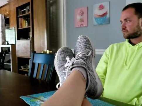 Sweet Afternoon Delight of Submissive Foot Worship