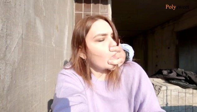 Нарисовала граффити потрахалась рядом мотоциклистом (русская, кончил сиськи)