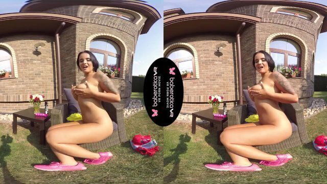 Solo brunette, Jenifer Mendez masturbating,