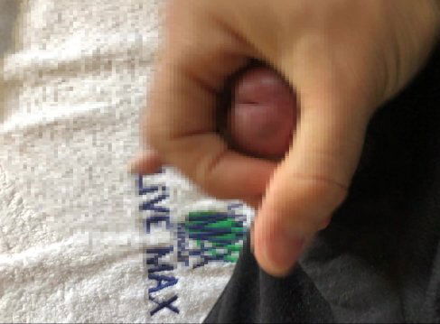 【4K】黒チノパン&黒インナーでオナニー！チノパンに垂れた精子の白濁が・・・