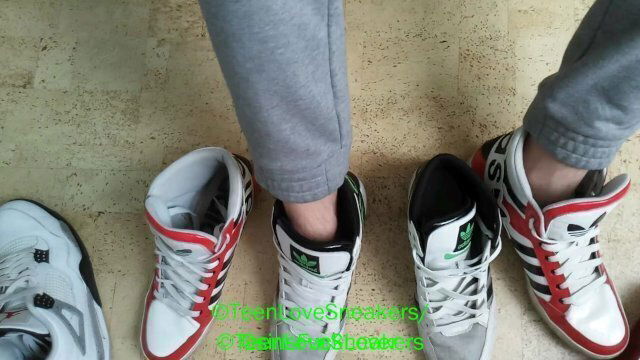 Unpacking Sneaker's inside