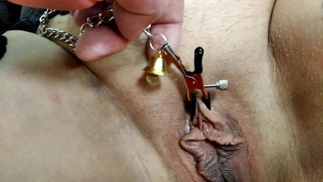 Clit nipple clamps testing, close-up GILF creampie mature pussy!