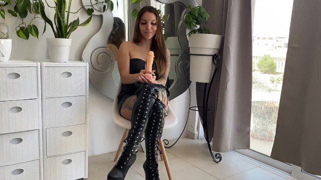 Geile Dominante Wichsanleitung Lederoutfit Overknees