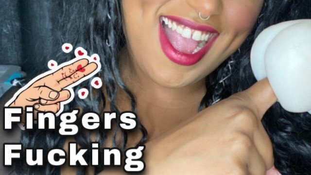 Fudendo cuzinho GAME Dedinhos cuzinho.