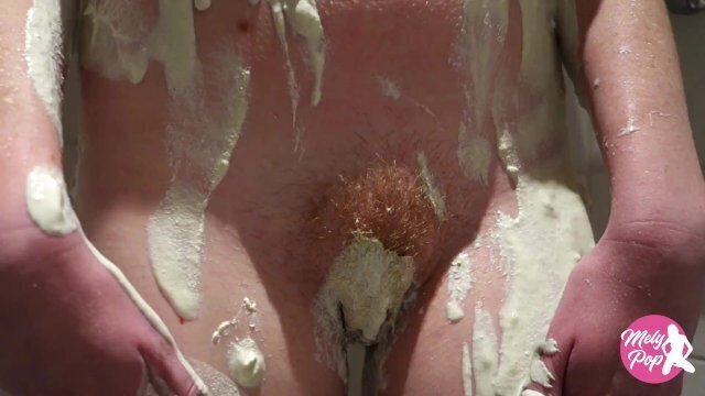 Petit essai d'argile blanche douche.