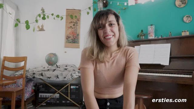 getting Ersties community!