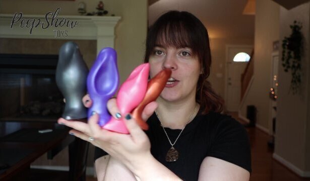 Review Squeeze™ Vaginal Plug from SquarePegToys®