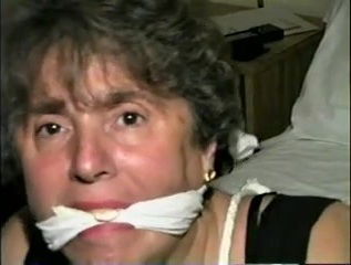 Mujer Madura atada en un hotel en Las Vegas