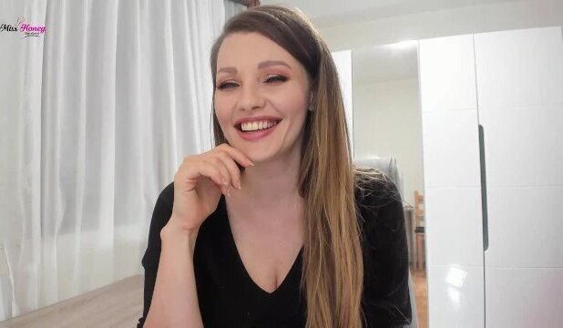 Livacam honest 3-inch penis review from Miss Honey Barefeet