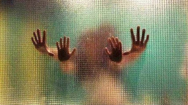 RELATO ERÓTICO. DUCHA. CHARLES BUKOWSKI. HOMBRE.