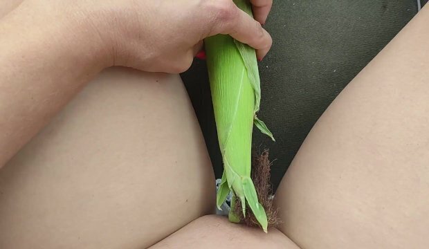 Perv play whith corn when ride