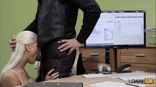 LOAN4K. Erstaunliche Sch&ouml_nheit bereit, Austausch f&uuml_r einen Kredit haben