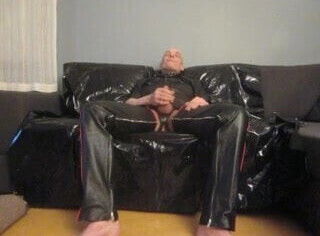 mr.mature leather masturbation