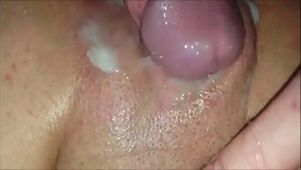 Milf'_s Shaved Pussy Squirts Like Fountain