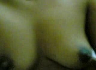 Indian Housewife show her Boobs to her Partner 