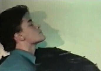 Title Slip caldo e bagnato (1987)