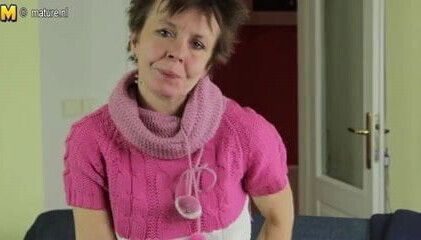 Skinny granny works her hairy pussy