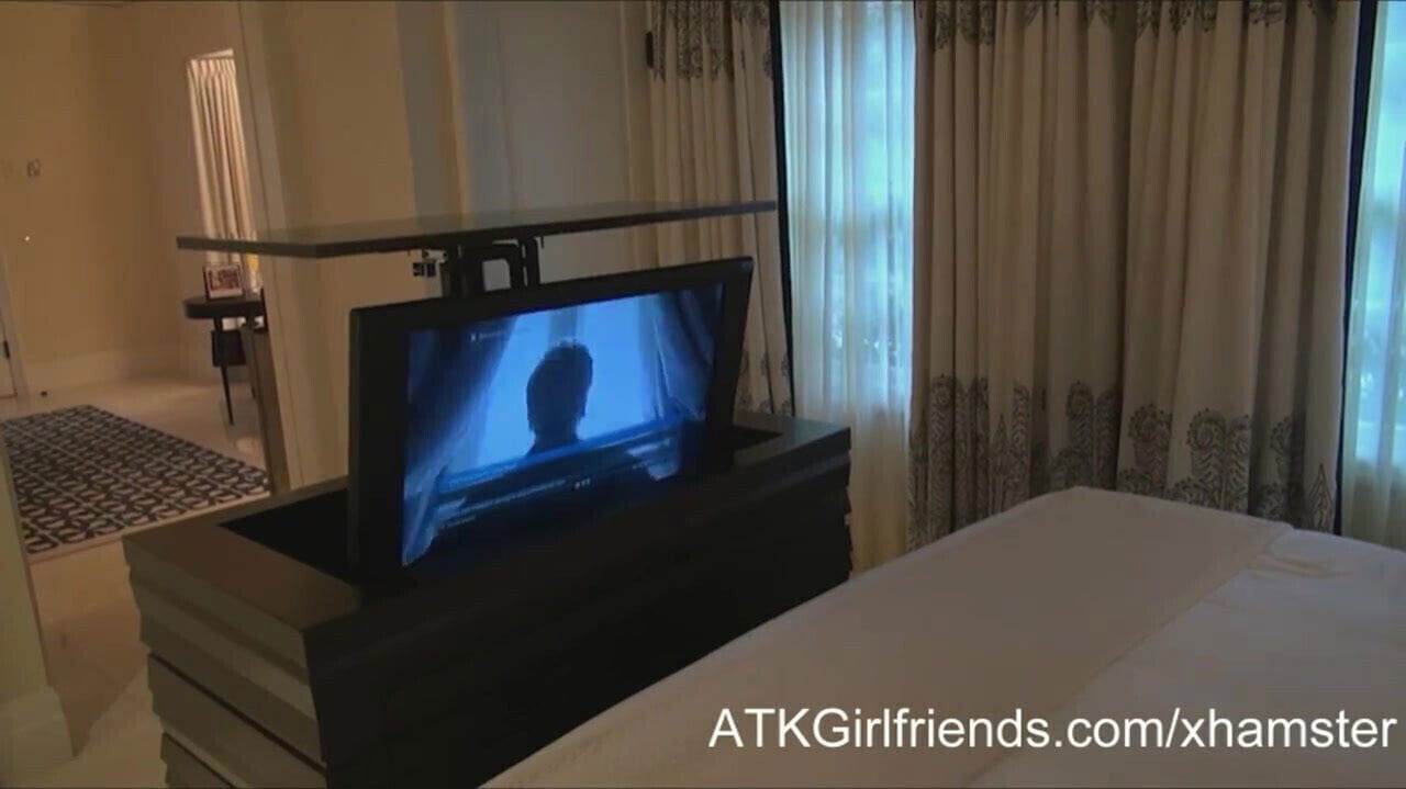 date with Amanda Bryant leaves hairy puss creampie