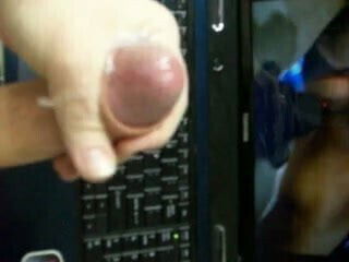 Cumming watching a hot footjob