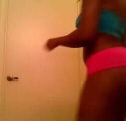 Twerking to Gitty Up