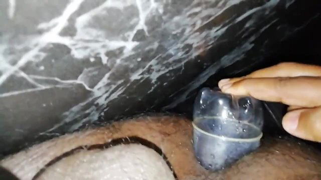 Bottle deep inside man's part අම්මො මුලු බොතලේම කොල්ලගෙ පුකේ කොටස